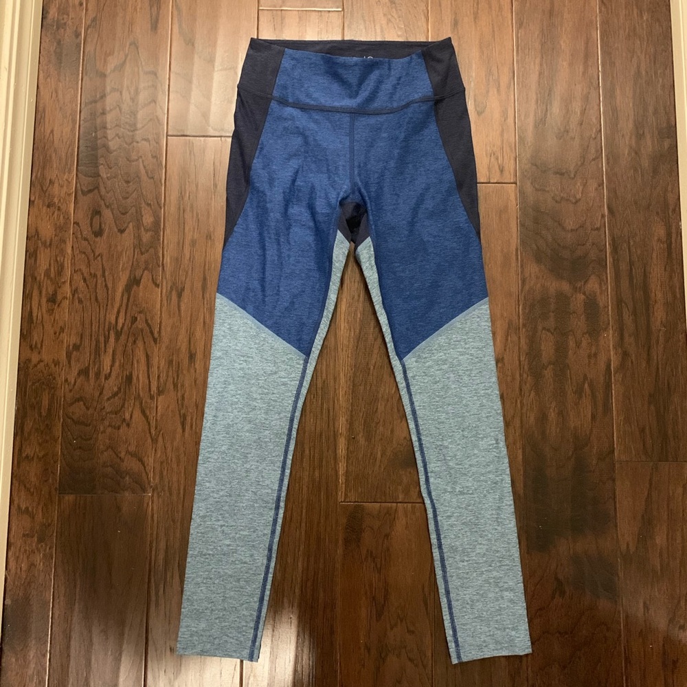NWT✨ Outdoor Voices 7/8 Tri-Tone Warmup Leggings